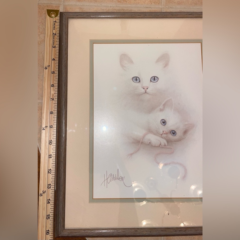 Bob Harrison Signed White Mother Cat and Kitten “Family Portrait” Framed. - Picture 3 of 4